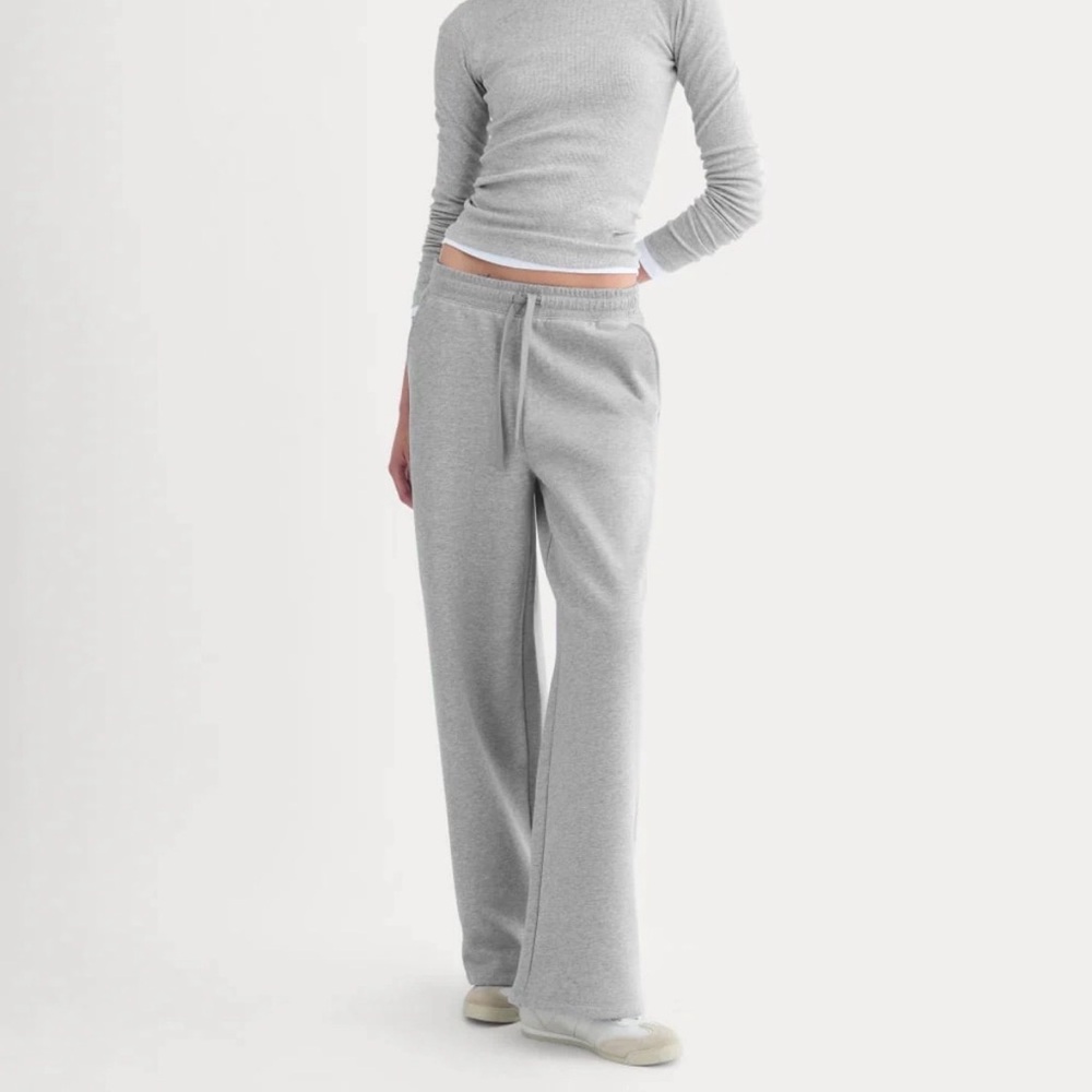 Everlane size small luxe fleece wide leg sweatpants